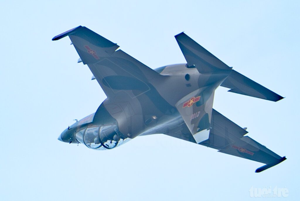 Hình ảnh Yak-130 luyện tập trên bầu trời Hà Nội vào ngày 24/8. Ảnh: Nam Trần