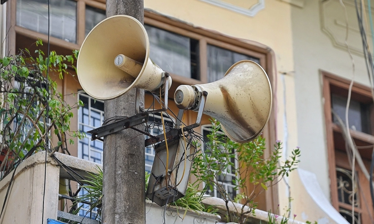 D&acirc;n n&oacute;i ph&aacute;t loa 4h30 l&agrave; vi phạm, phường n&oacute;i &ldquo;ph&eacute;p vua thua lệ l&agrave;ng&rdquo; |  Chuyện Đường Phố